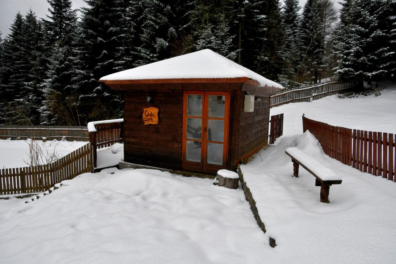 Gosciniec Pod Lubomirem Bed and Breakfast Weglowka  Exteriör bild