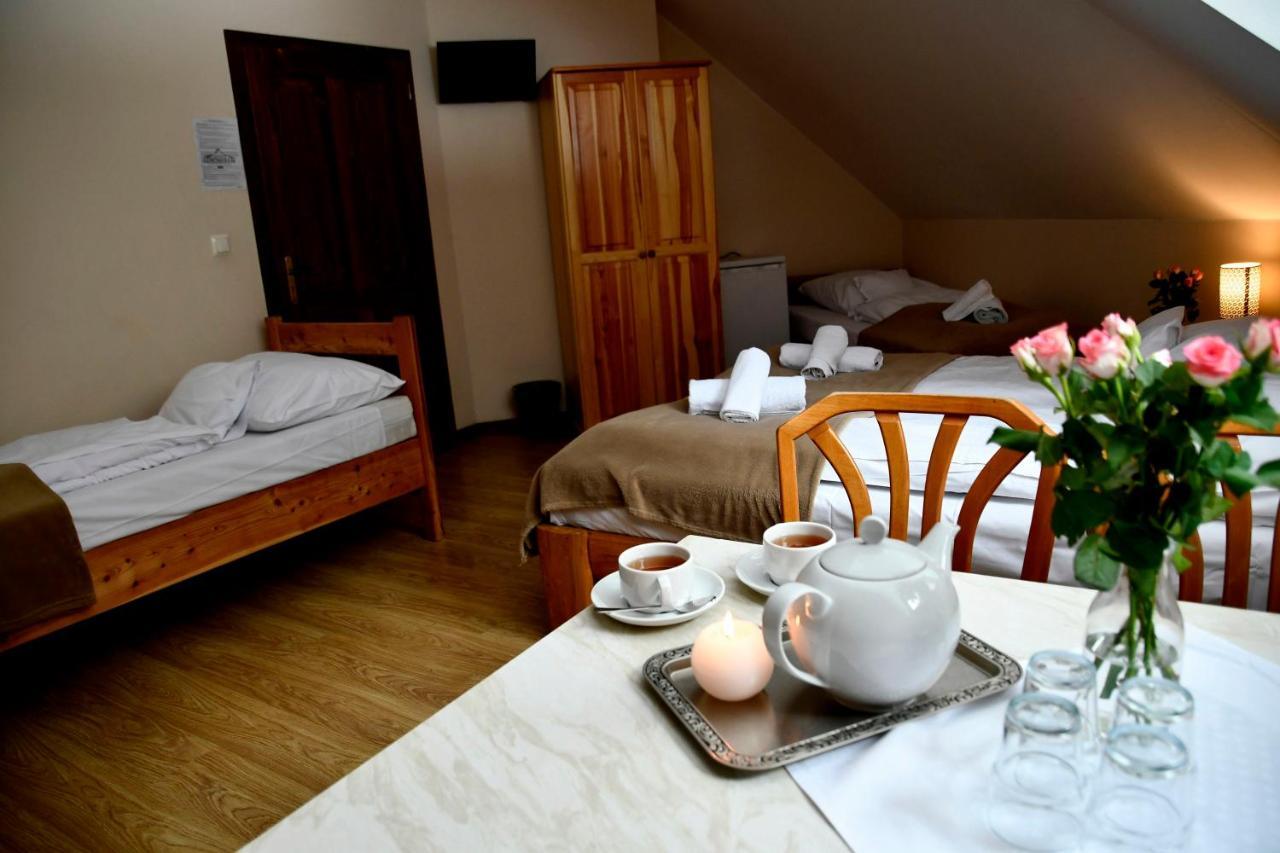 Gosciniec Pod Lubomirem Bed and Breakfast Weglowka  Exteriör bild