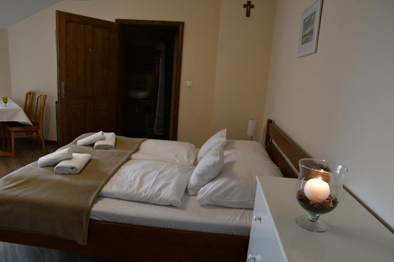 Gosciniec Pod Lubomirem Bed and Breakfast Weglowka  Exteriör bild