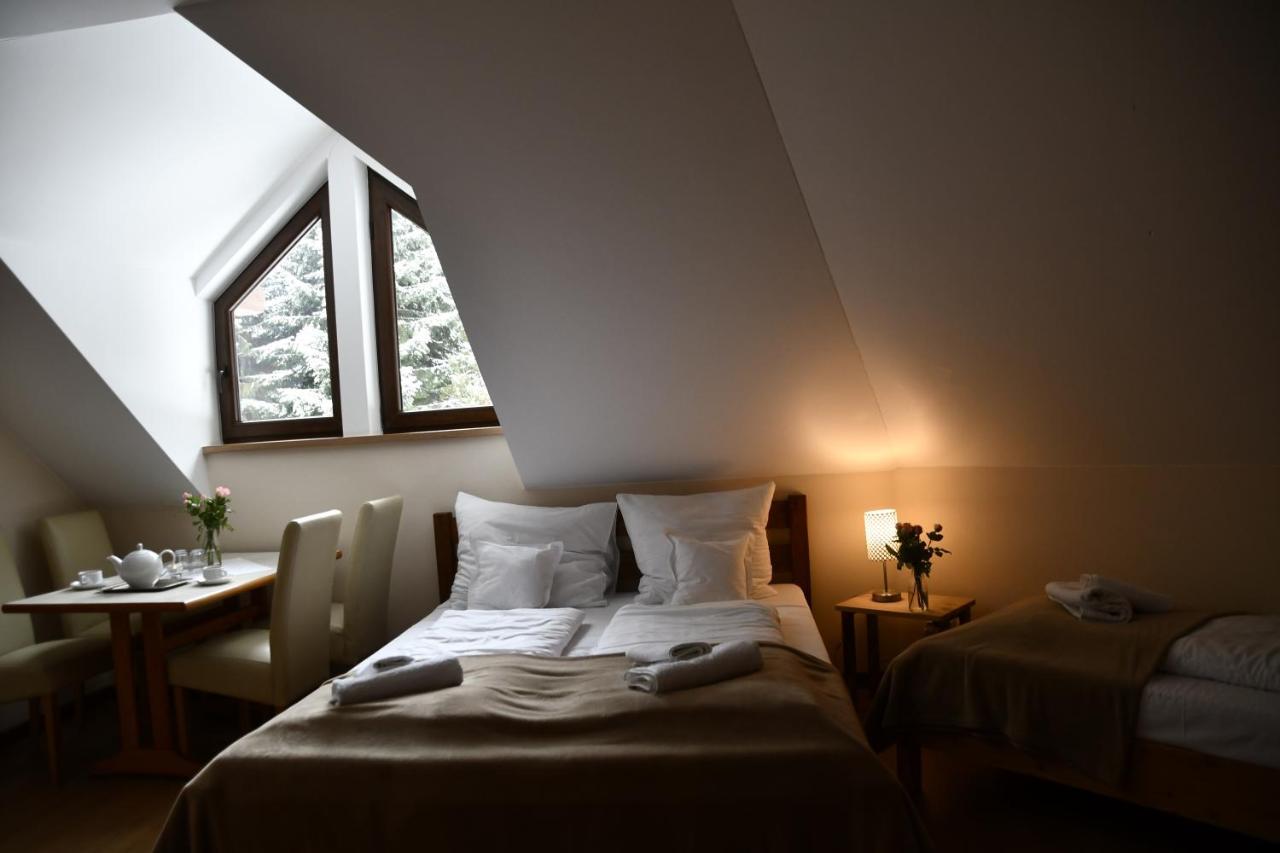 Gosciniec Pod Lubomirem Bed and Breakfast Weglowka  Exteriör bild