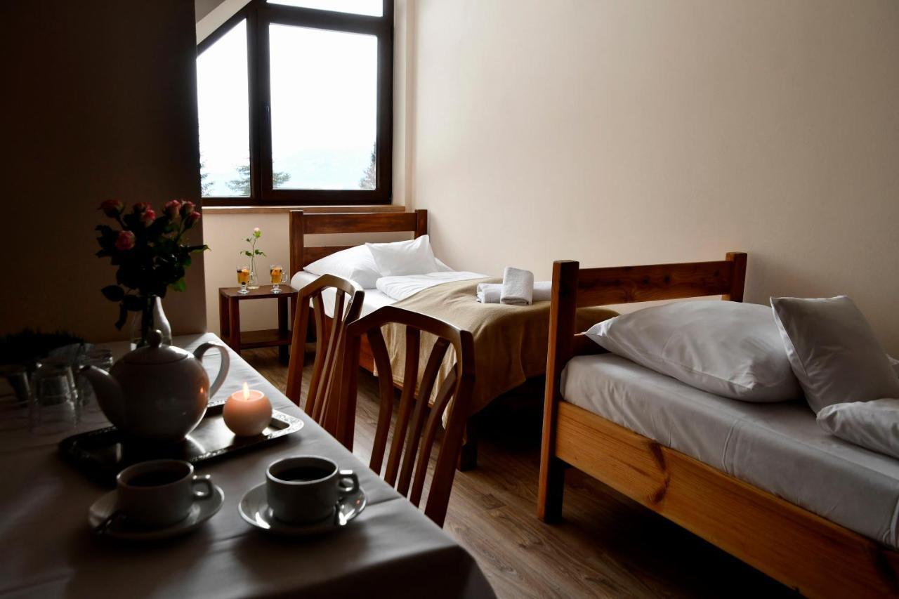 Gosciniec Pod Lubomirem Bed and Breakfast Weglowka  Exteriör bild