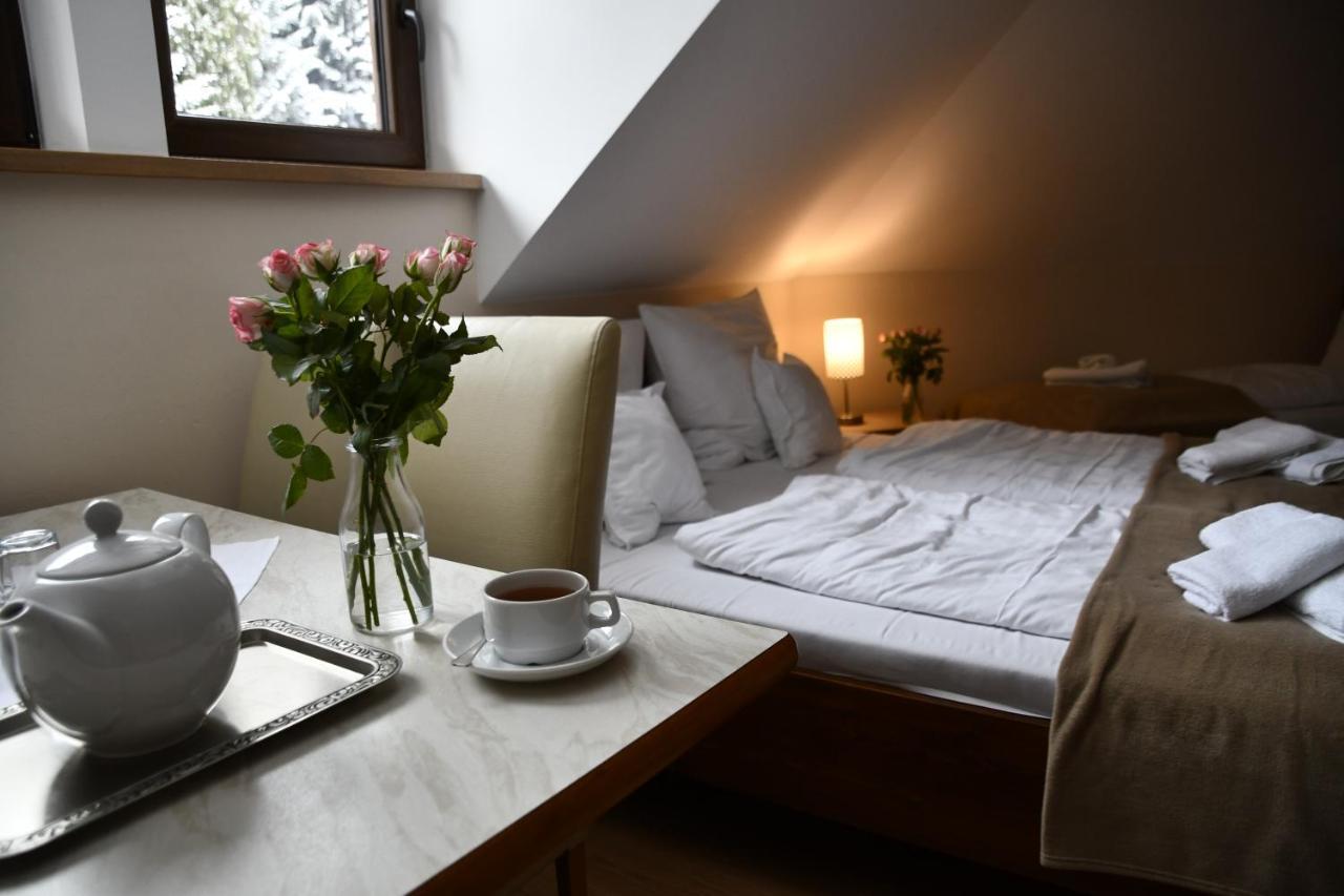 Gosciniec Pod Lubomirem Bed and Breakfast Weglowka  Exteriör bild