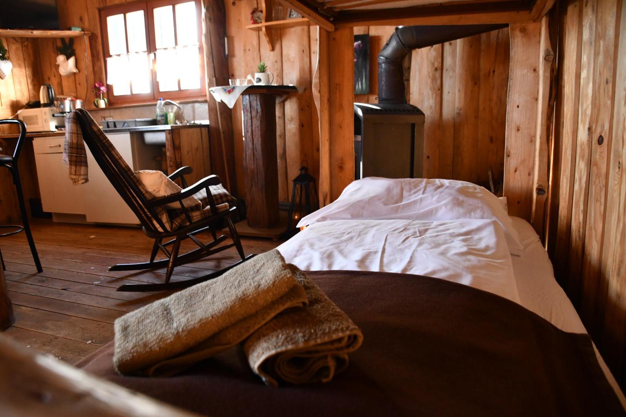 Gosciniec Pod Lubomirem Bed and Breakfast Weglowka  Exteriör bild