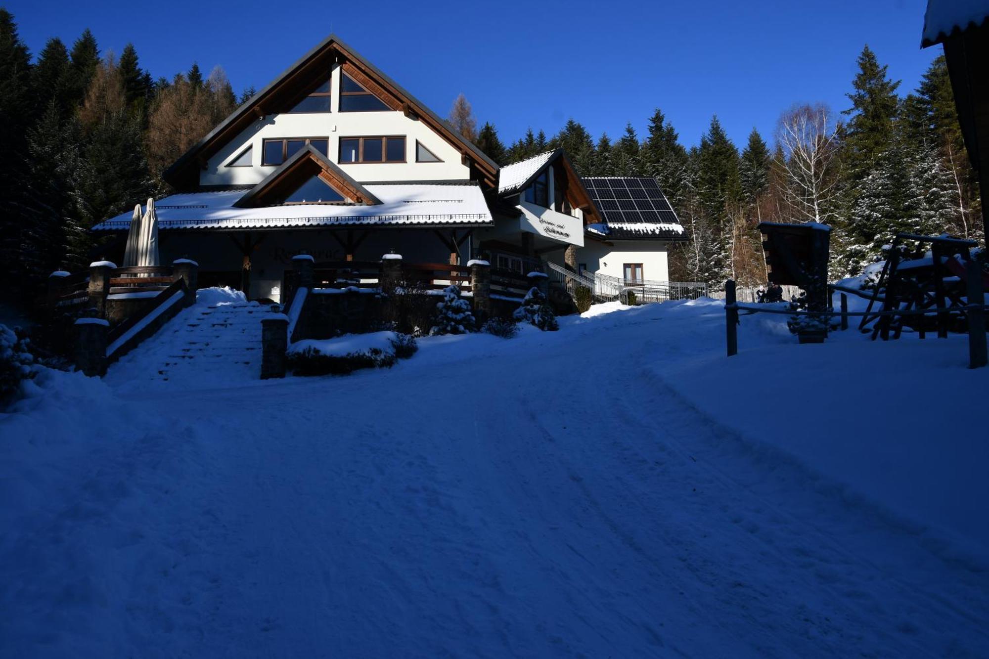 Gosciniec Pod Lubomirem Bed and Breakfast Weglowka  Exteriör bild