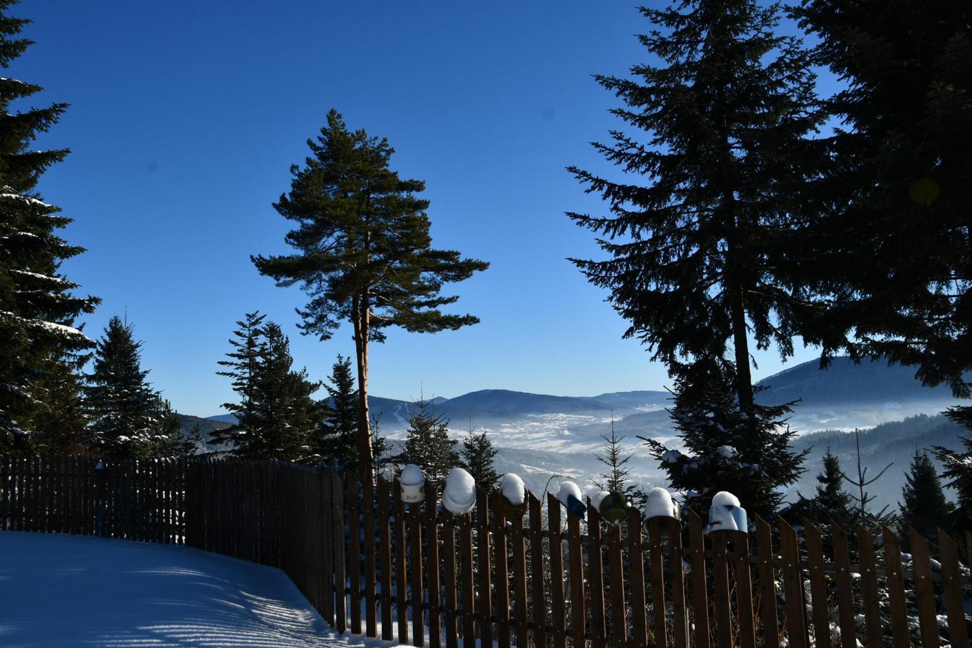 Gosciniec Pod Lubomirem Bed and Breakfast Weglowka  Exteriör bild