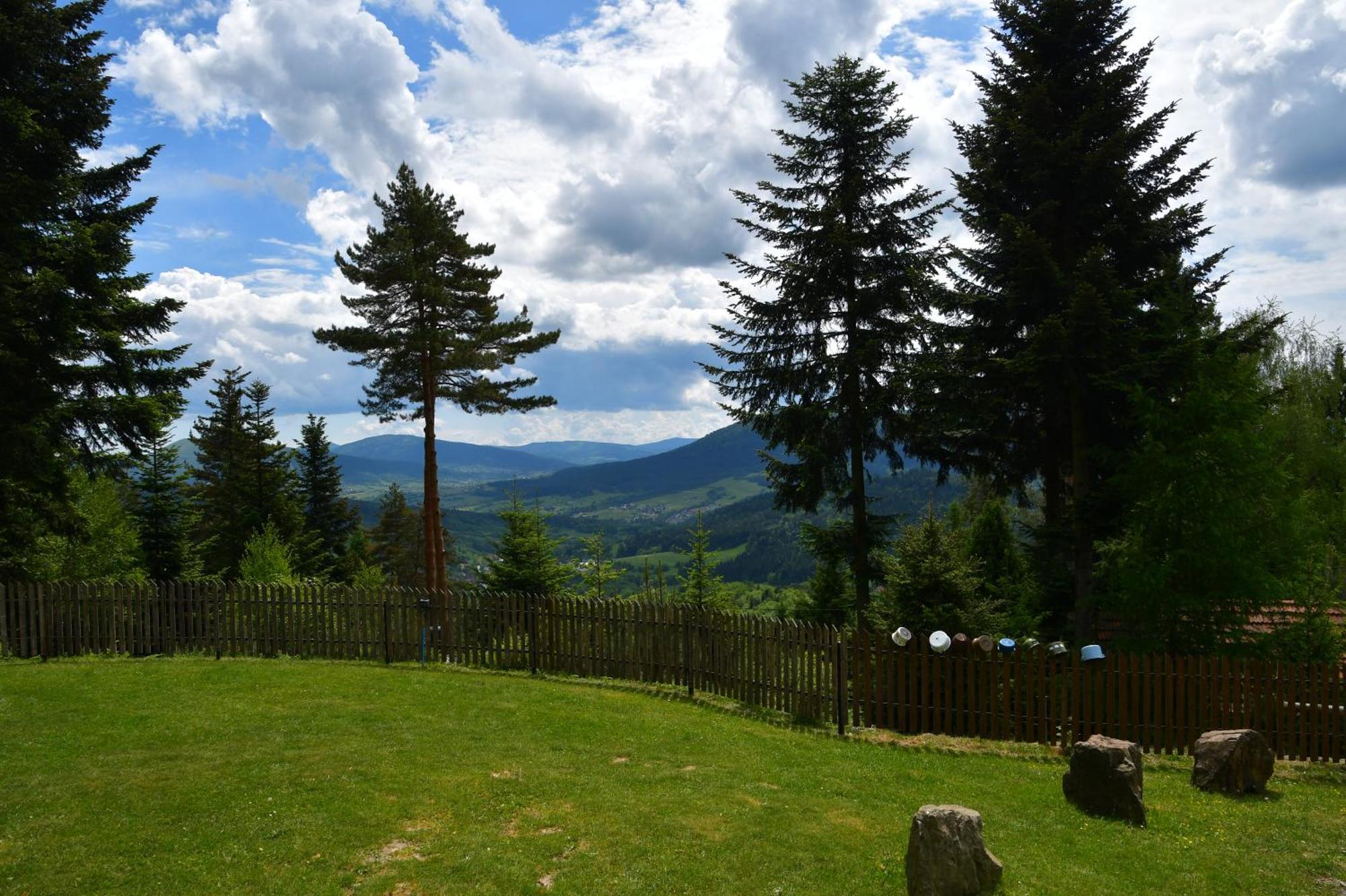 Gosciniec Pod Lubomirem Bed and Breakfast Weglowka  Exteriör bild