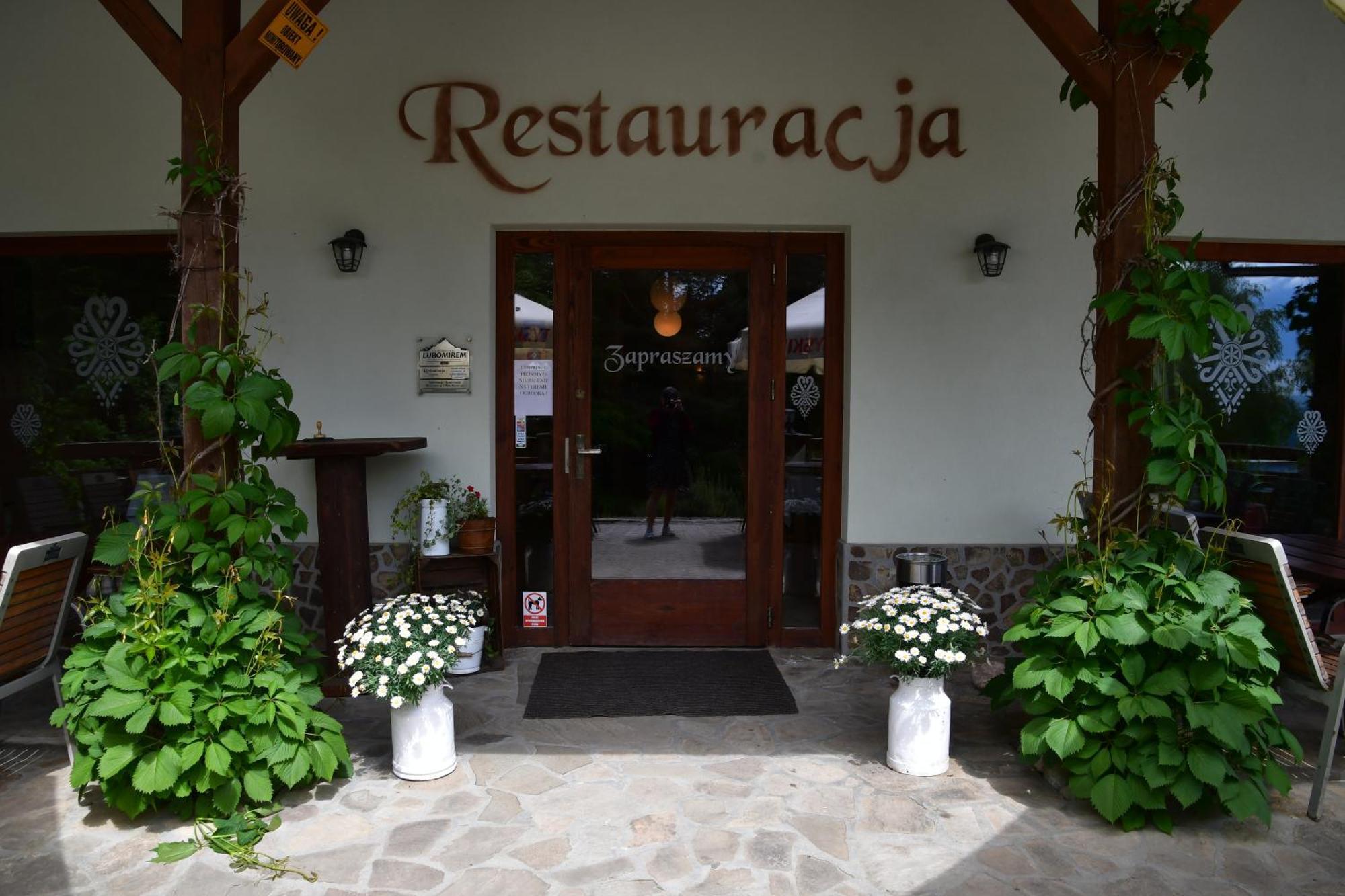 Gosciniec Pod Lubomirem Bed and Breakfast Weglowka  Exteriör bild